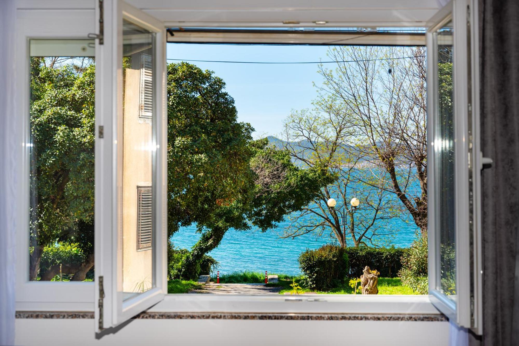 Kolovare Garden Oasis - First Row By Sea Lejlighed Zadar Eksteriør billede