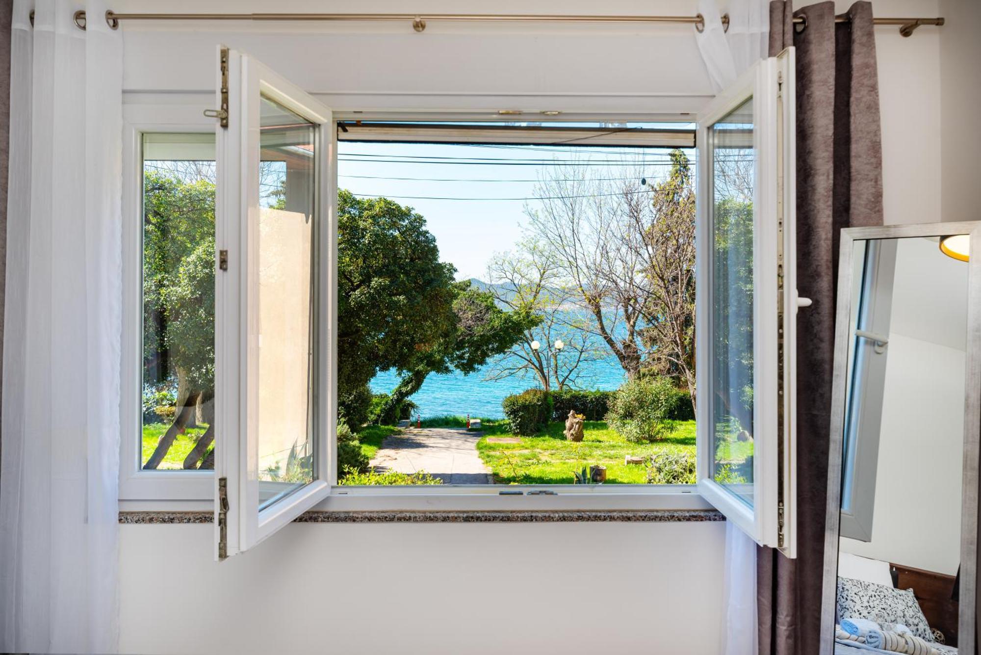 Kolovare Garden Oasis - First Row By Sea Lejlighed Zadar Eksteriør billede