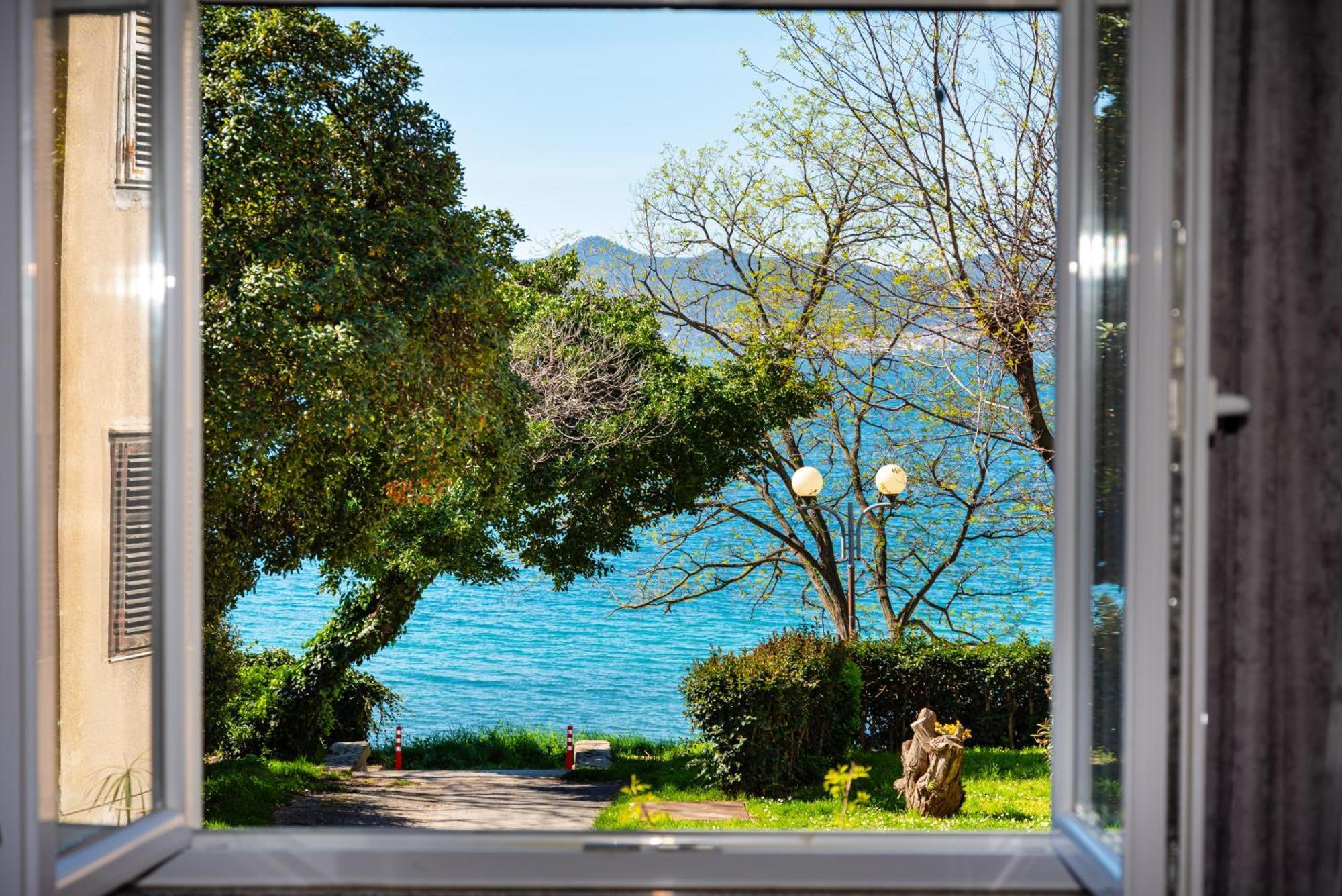 Kolovare Garden Oasis - First Row By Sea Lejlighed Zadar Eksteriør billede